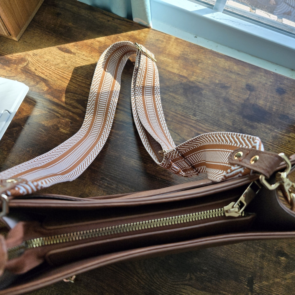 Cluci Brown Crossbody Bag with 2 Straps EUC $40 - Picture 8 of 13